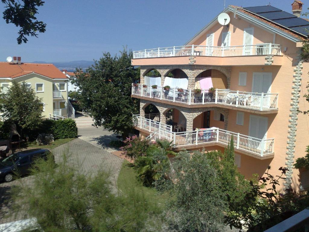 Apartments&Rooms Njivice Buitenkant foto